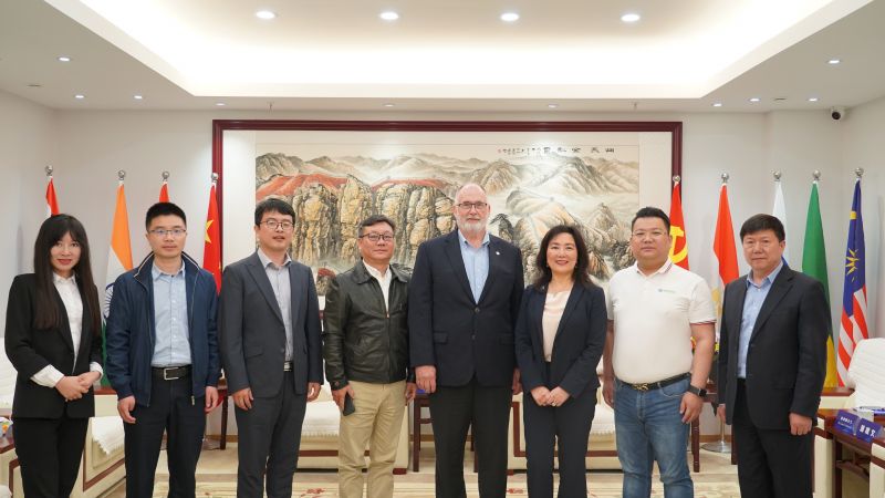 热烈欢迎 || 美国堪萨斯州代表团一行到访完美在线登录官网参观交流